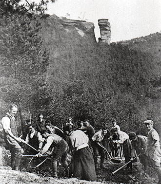 Hütte, Spatenstich